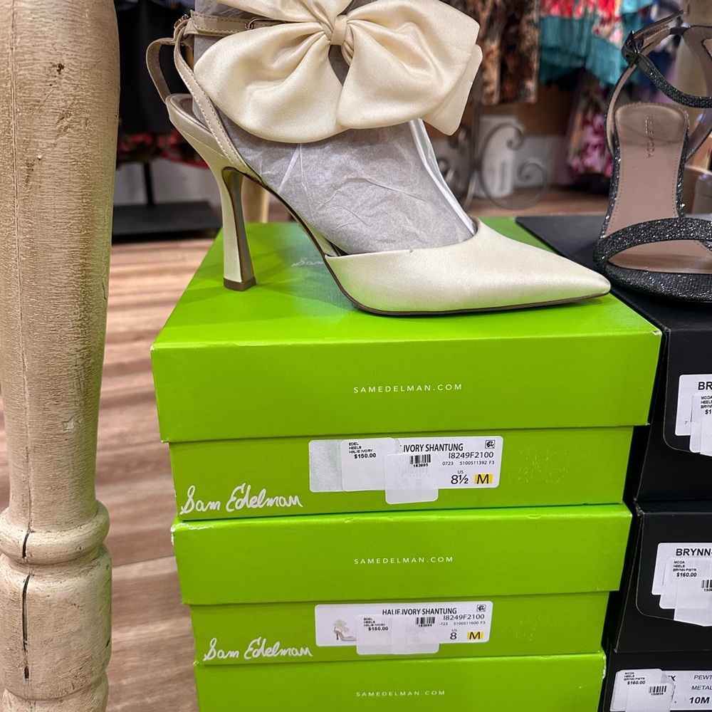 NWT Sam Edelman Halie Ivory Heels with Oversized Bow size 7.5, 8 and 8.5. - Picture 5 of 5